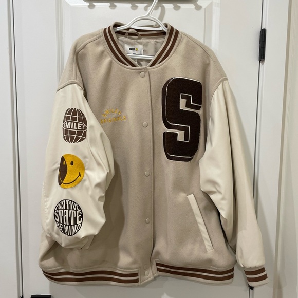 h&m x smiley plus-size varsity jacket - Picture 1 of 4